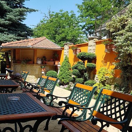 Penzion Kormos Sturovo Ngoại thất bức ảnh
