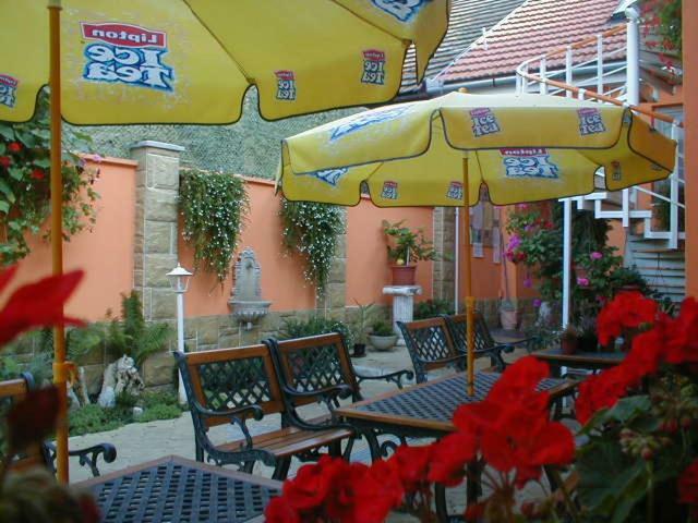 Penzion Kormos Sturovo Ngoại thất bức ảnh