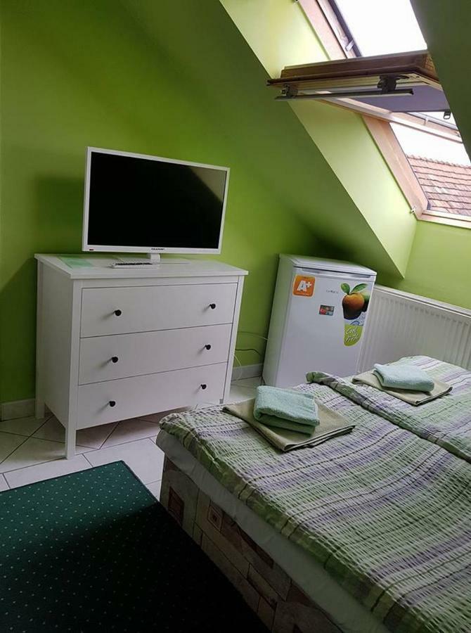 Penzion Kormos Sturovo Ngoại thất bức ảnh