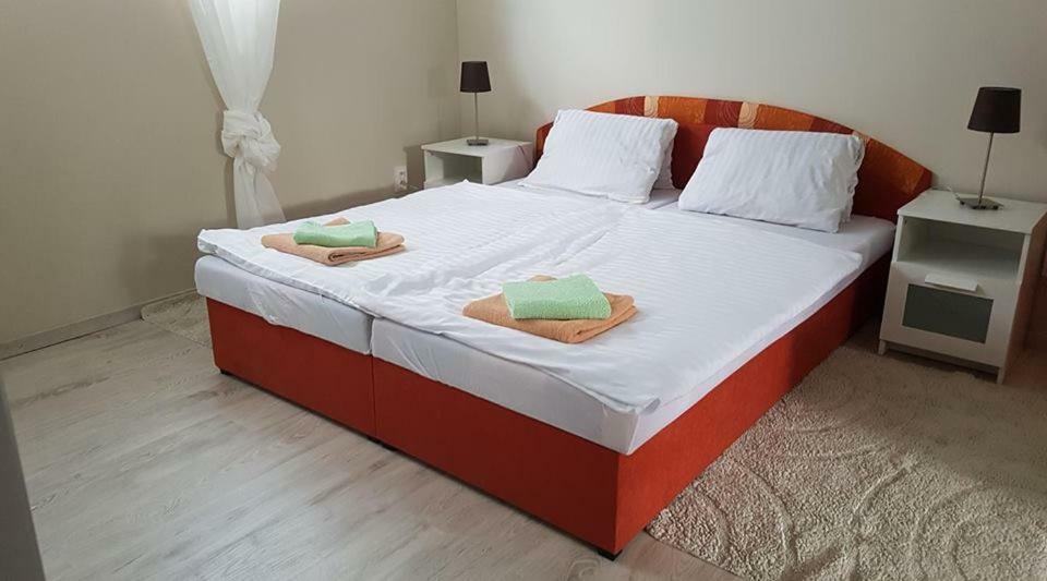 Penzion Kormos Sturovo Ngoại thất bức ảnh